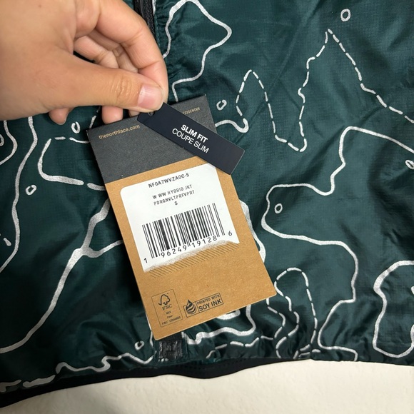 NWT North Face Dark Green Windbreaker - Picture 7 of 8